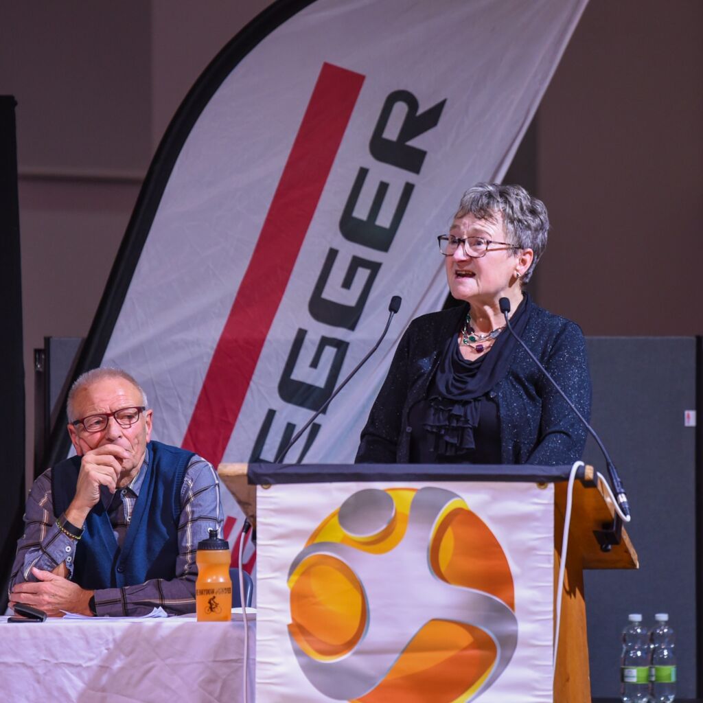 Carole Smith Presenitng Awards